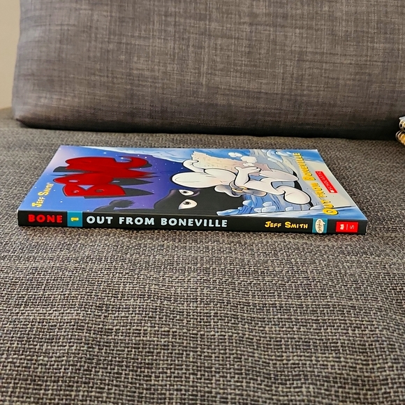 Bone book 1 - Picture 3 of 3